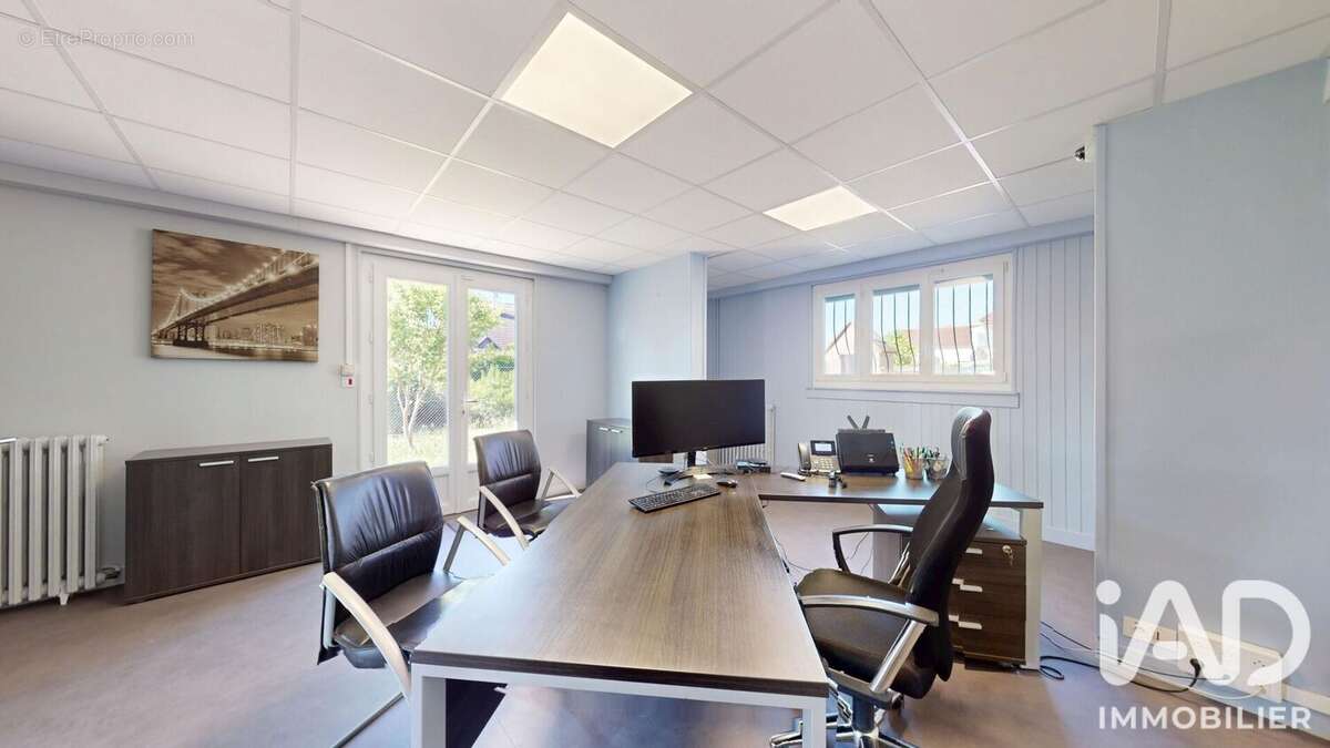 Commerce 360 m² à Joigny  - photo 6
