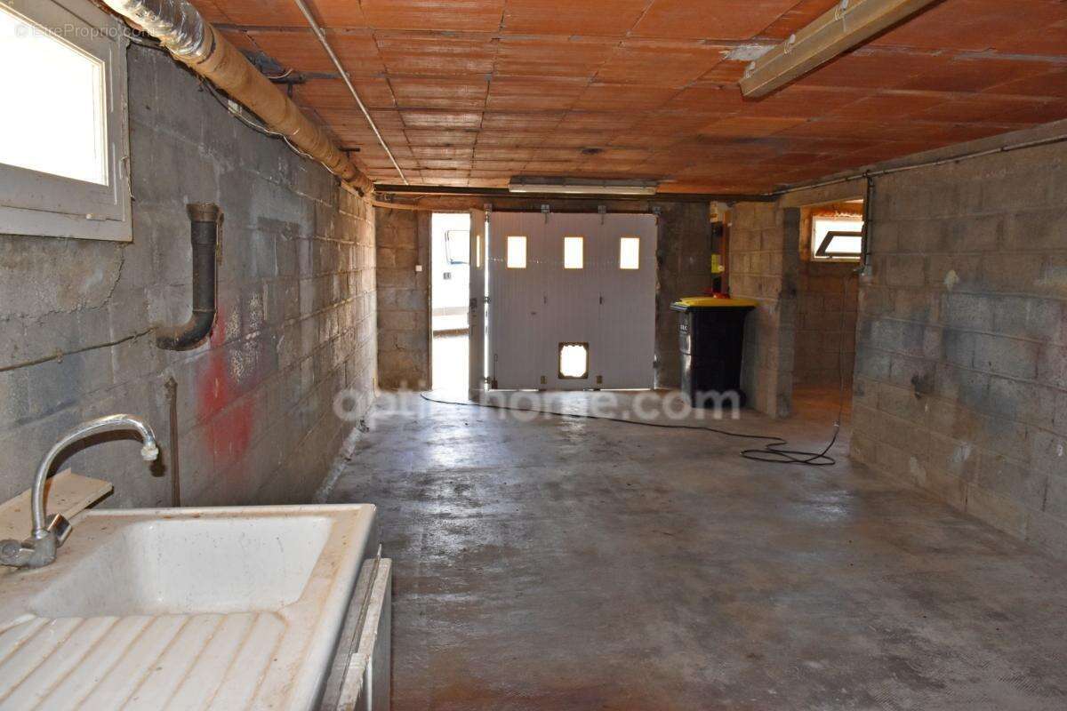 MISSIRIAC – Maison familiale 4 chambres, sous-sol complet et hangar - photo 12