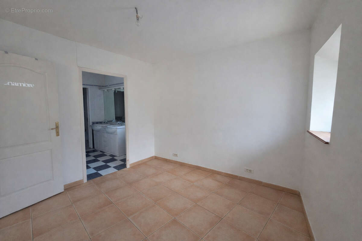 Appartement à SAINT-CHINIAN