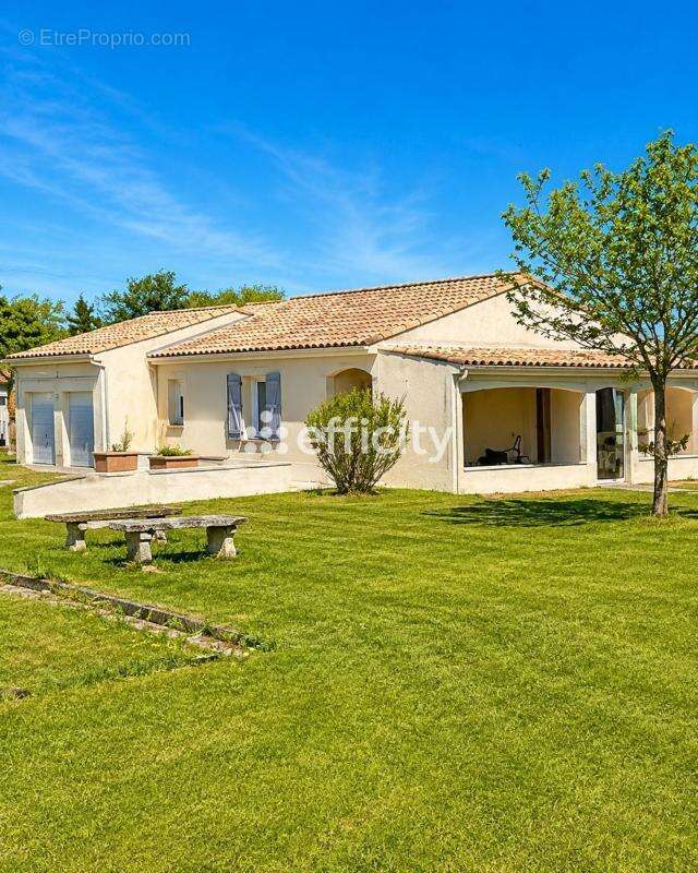 Maison à PERIGNAC
