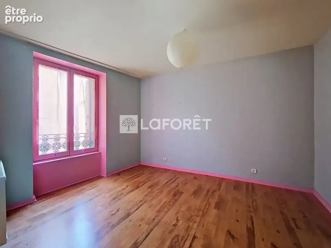 Appartement Gray 3 pièce(s) 98 m2 - photo 6