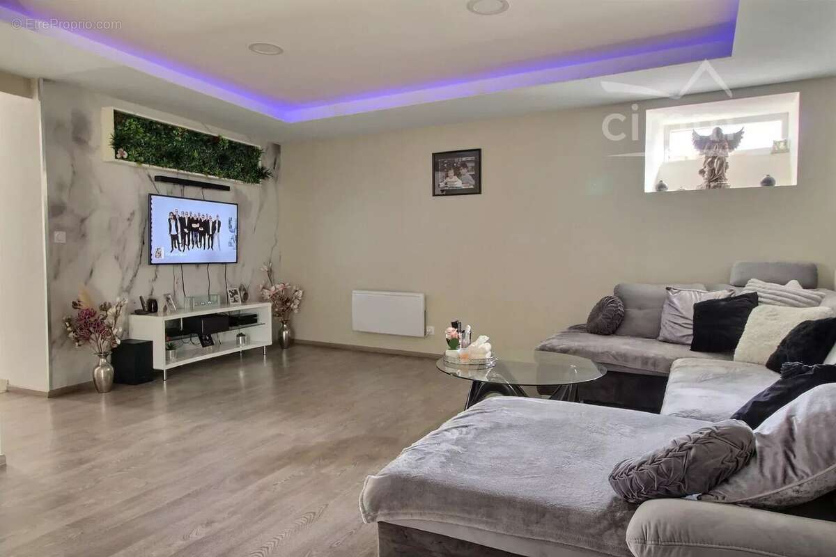 Maison à LES AIX-D'ANGILLON