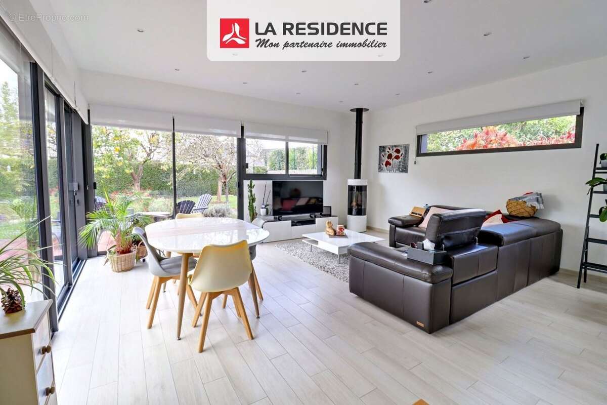 Maison à LES AUTHIEUX-SUR-LE-PORT-SAINT-OUEN