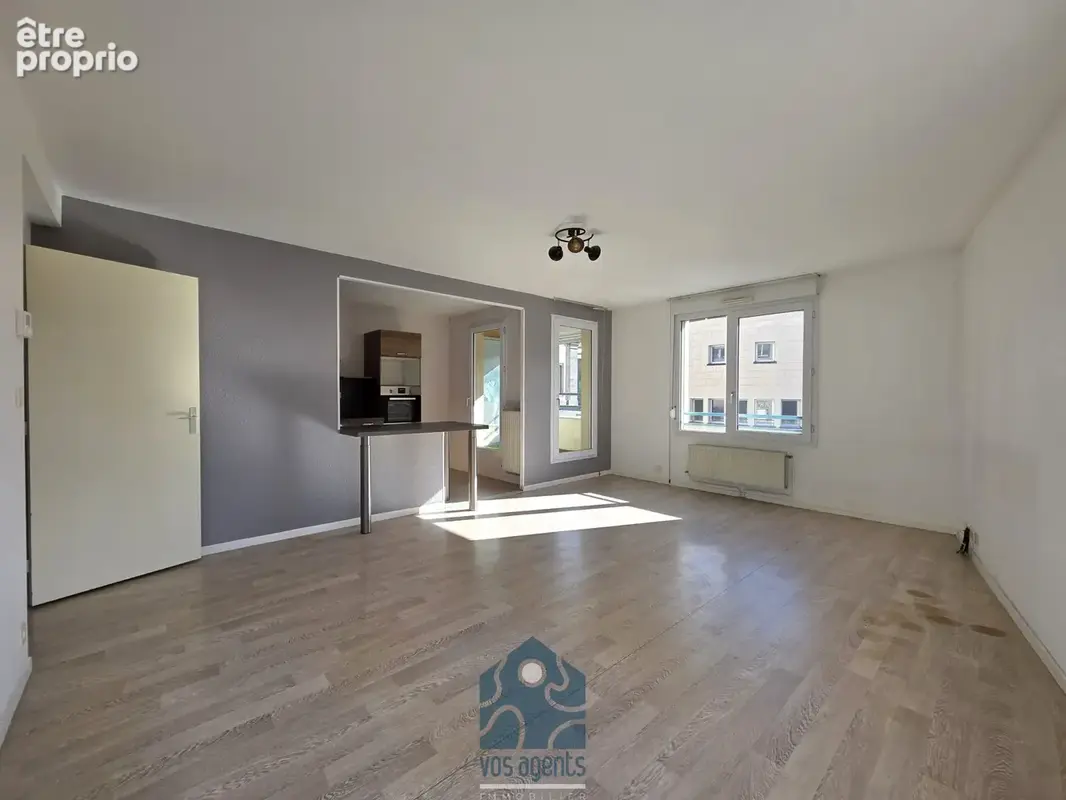 Appartement 3 pièces avec balcon et double garage - photo 1