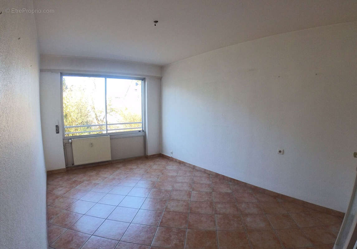 ** compromis déjà signé pour cet appartement ** - photo 9