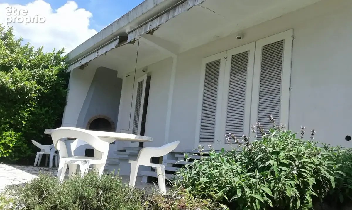 Vence - Quartier résidentiel proche collège - Villa californienne avec piscine + dépendance. - photo 14