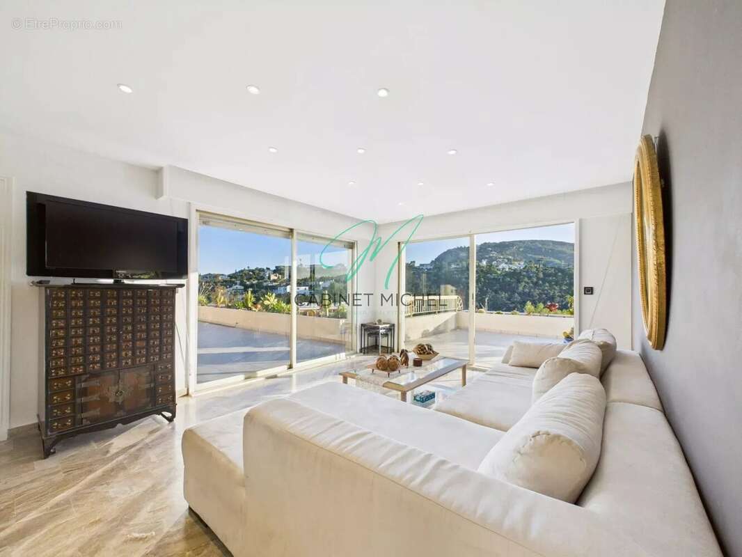 Appartement à MANDELIEU-LA-NAPOULE