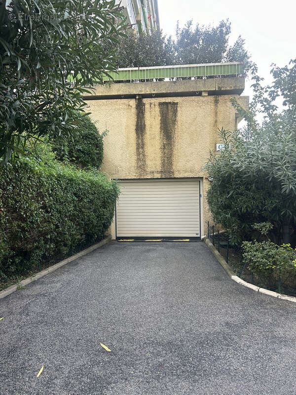 Garage mont gros - photo 2