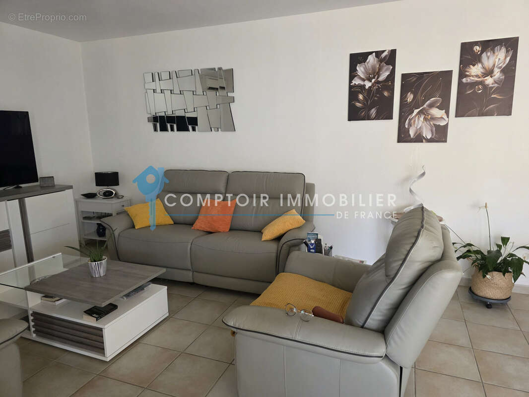 07 - RUOMS - LES SENORIALES T3 . 90m2 + 1 parking + 1 garage - photo 4