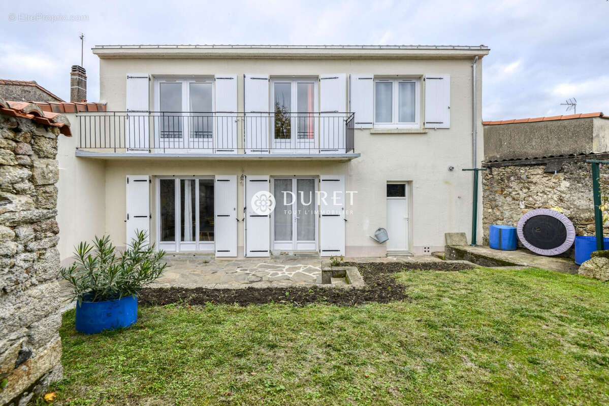 Maison à CUGAND