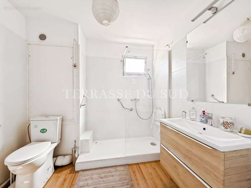 Appartement à MARSEILLE-7E