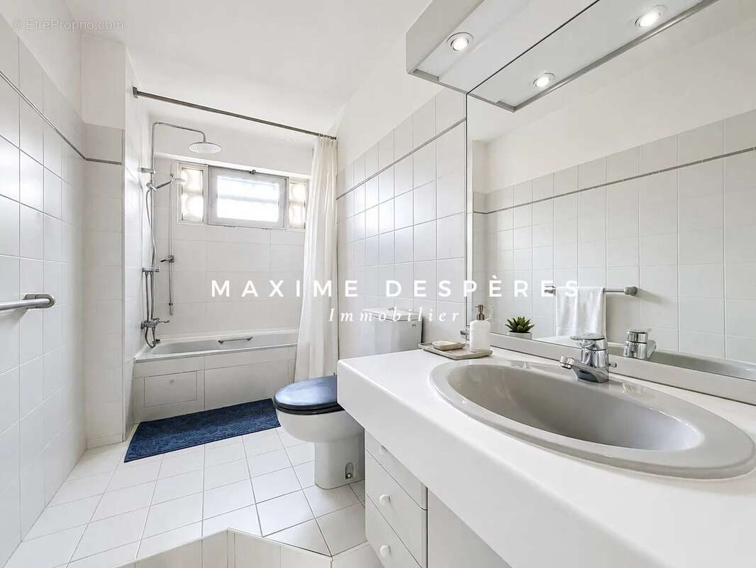 Appartement à NEUILLY-SUR-SEINE