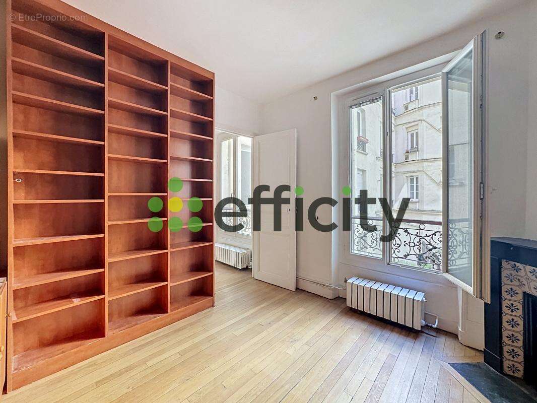 Appartement à PARIS-7E