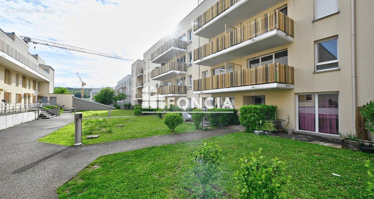 Appartement à JOUY-LE-MOUTIER