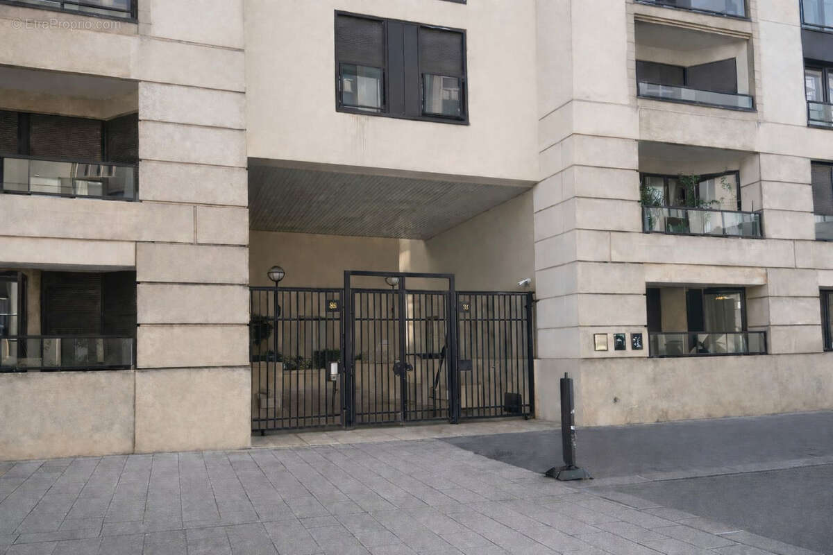 Appartement à PARIS-14E