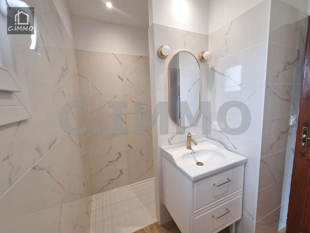 Grande Maison de type 7 avec grand garage en sous-sol + piscine sur 1086 m2 - photo 12