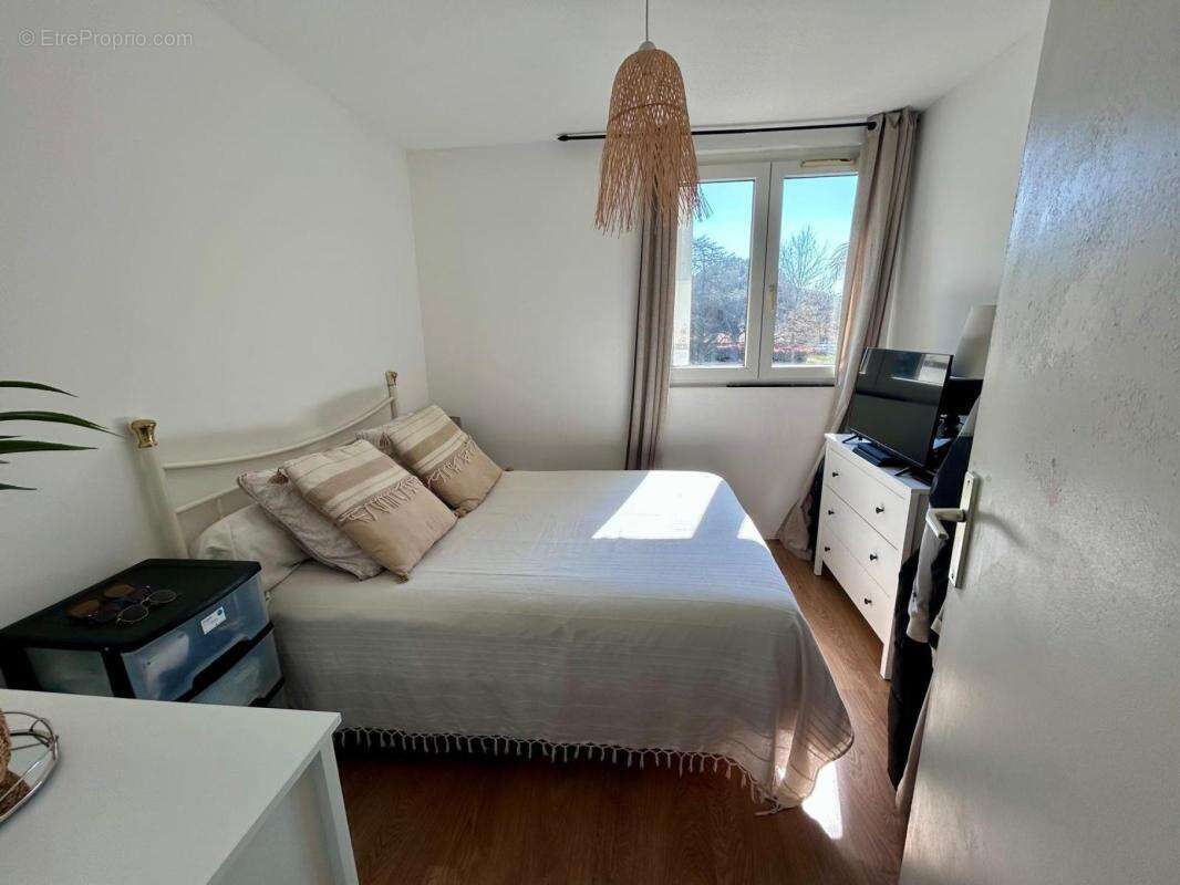 A VENDRE : T3 de 58m² lumineux et traversant - FREJUS - photo 2