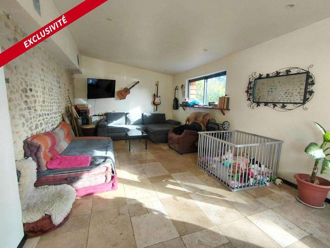 Maison à LE MELE-SUR-SARTHE