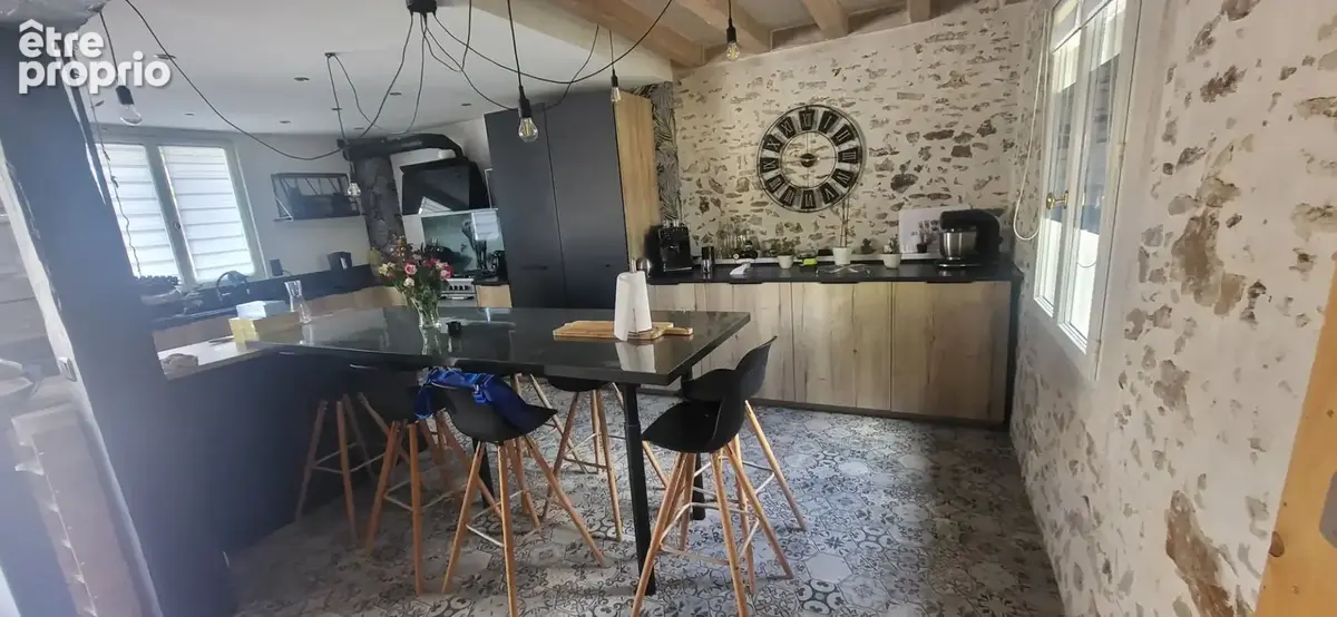 Jolie maison rénovée centre de SALLES - photo 3