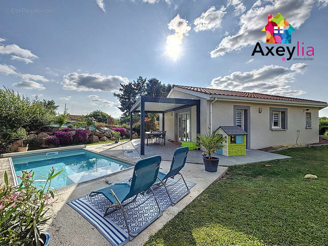 Maison à COMMELLE-VERNAY