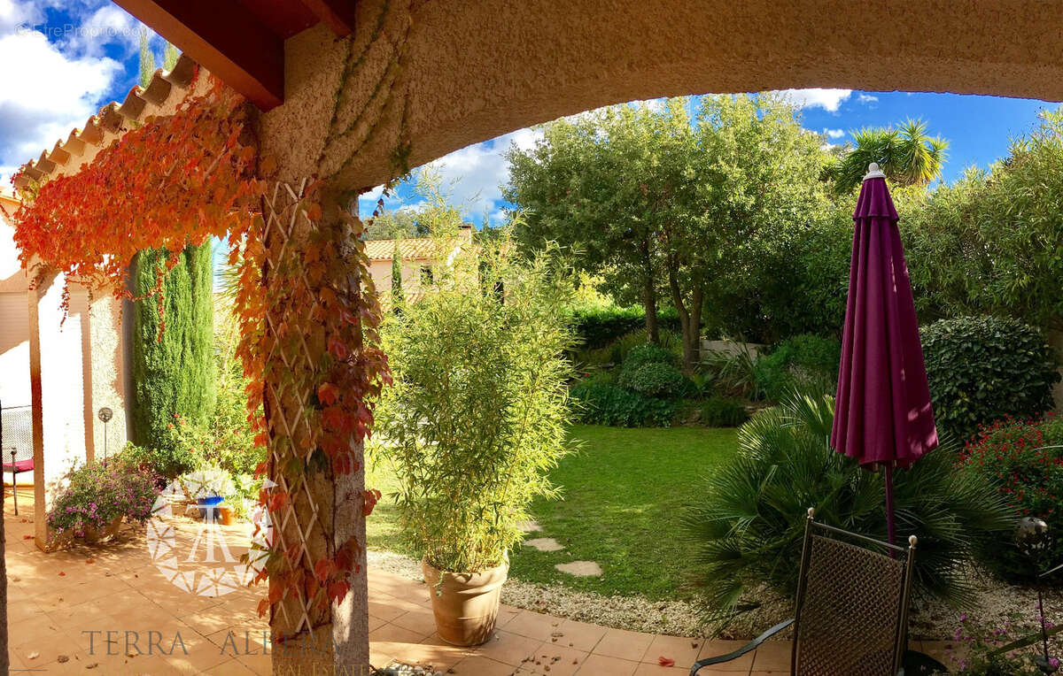 Maison à LAROQUE-DES-ALBERES