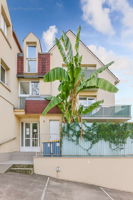 Appartement à FONTENAY-LE-FLEURY