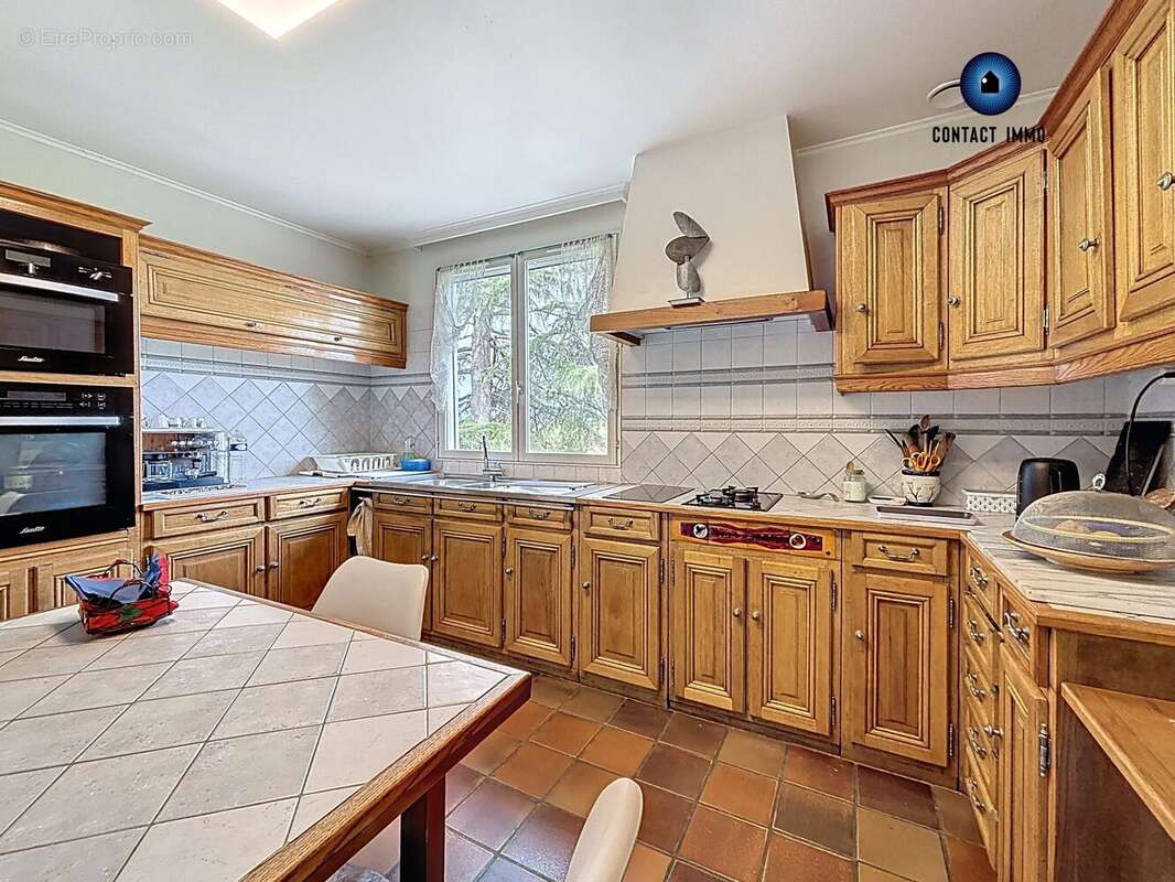 Maison à LISSAC-SUR-COUZE