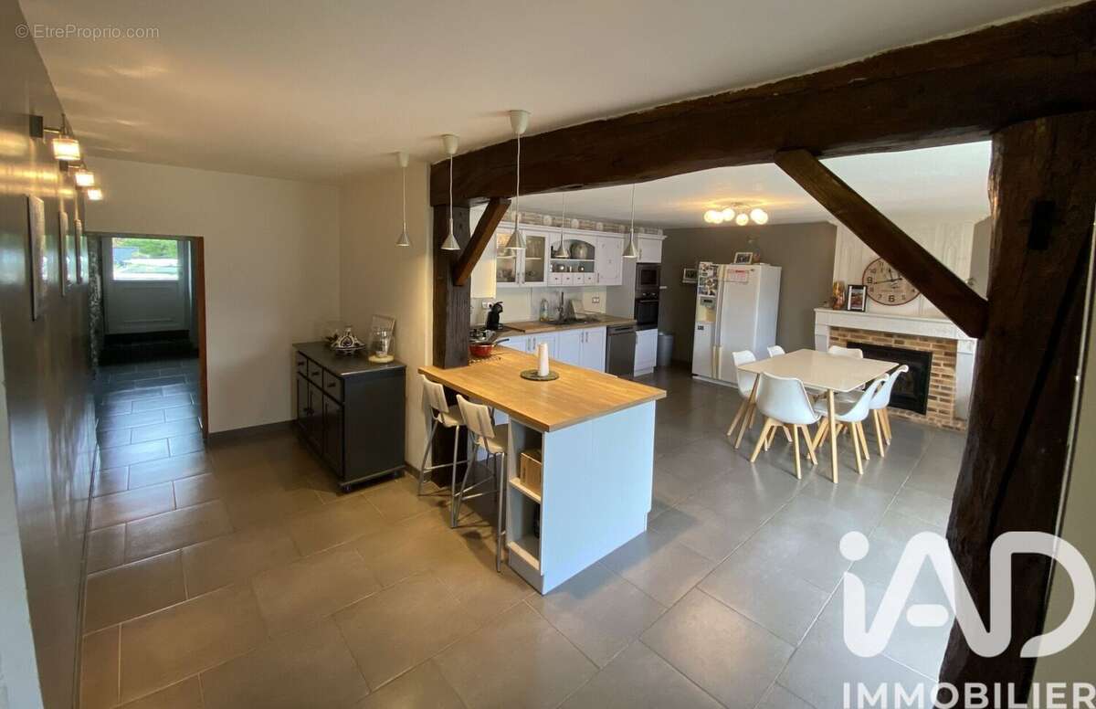 Maison 200 m² à Donnezac  - photo 4