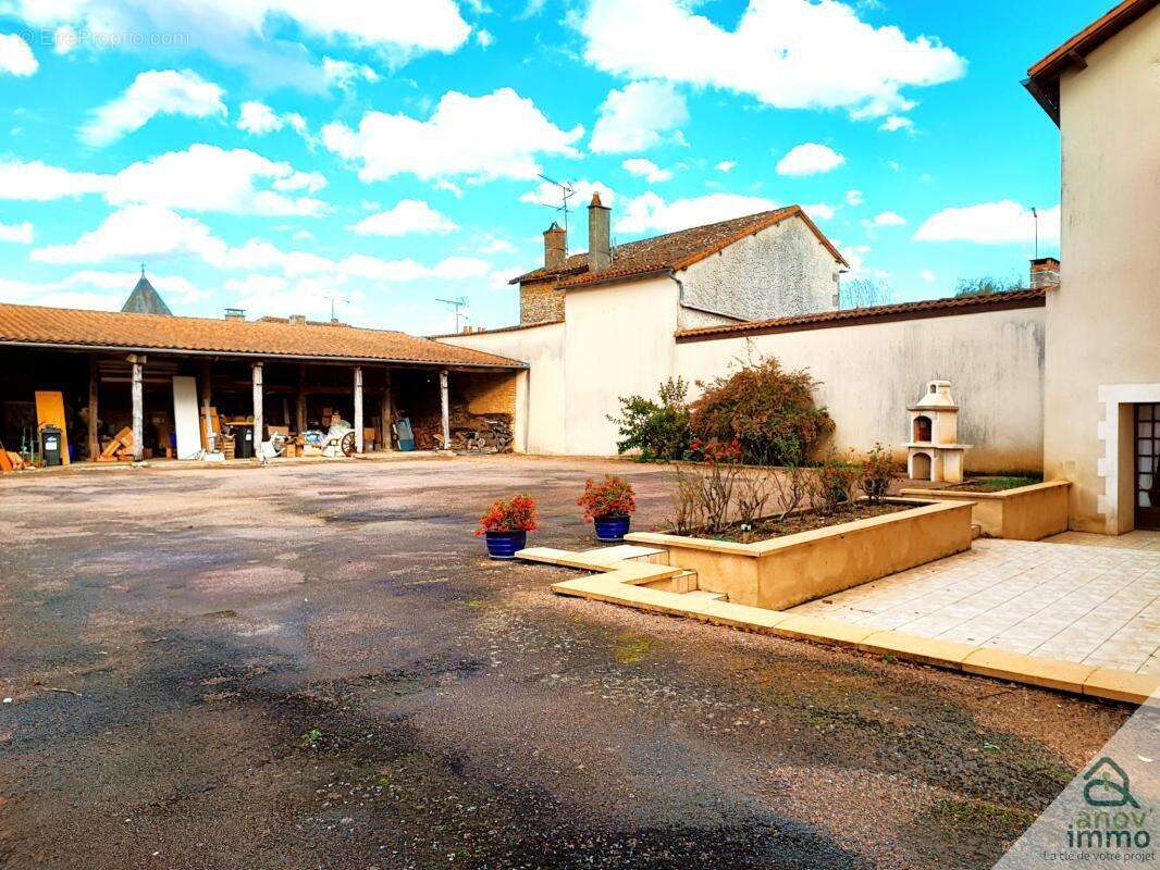 Maison à MAUPREVOIR