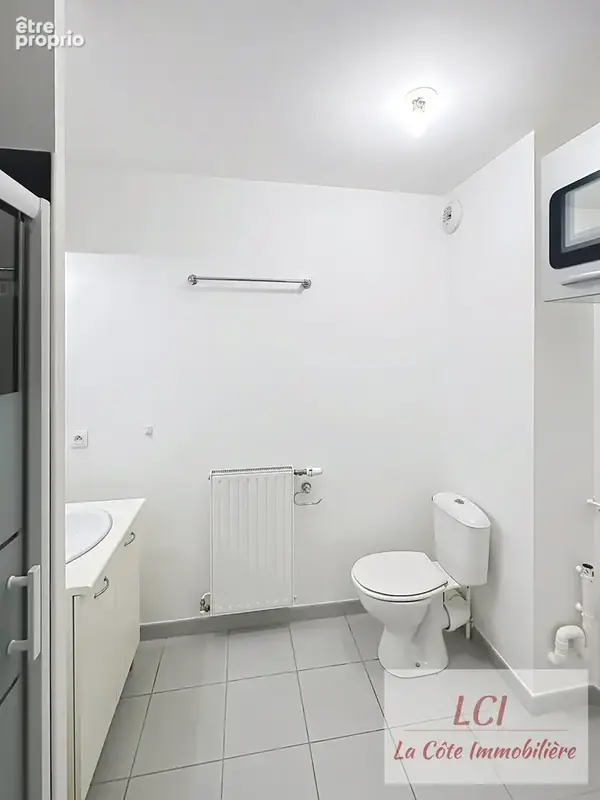 LA TESTE Centre, Appartement T2 en rez-de-jardin en parfait état. - photo 7
