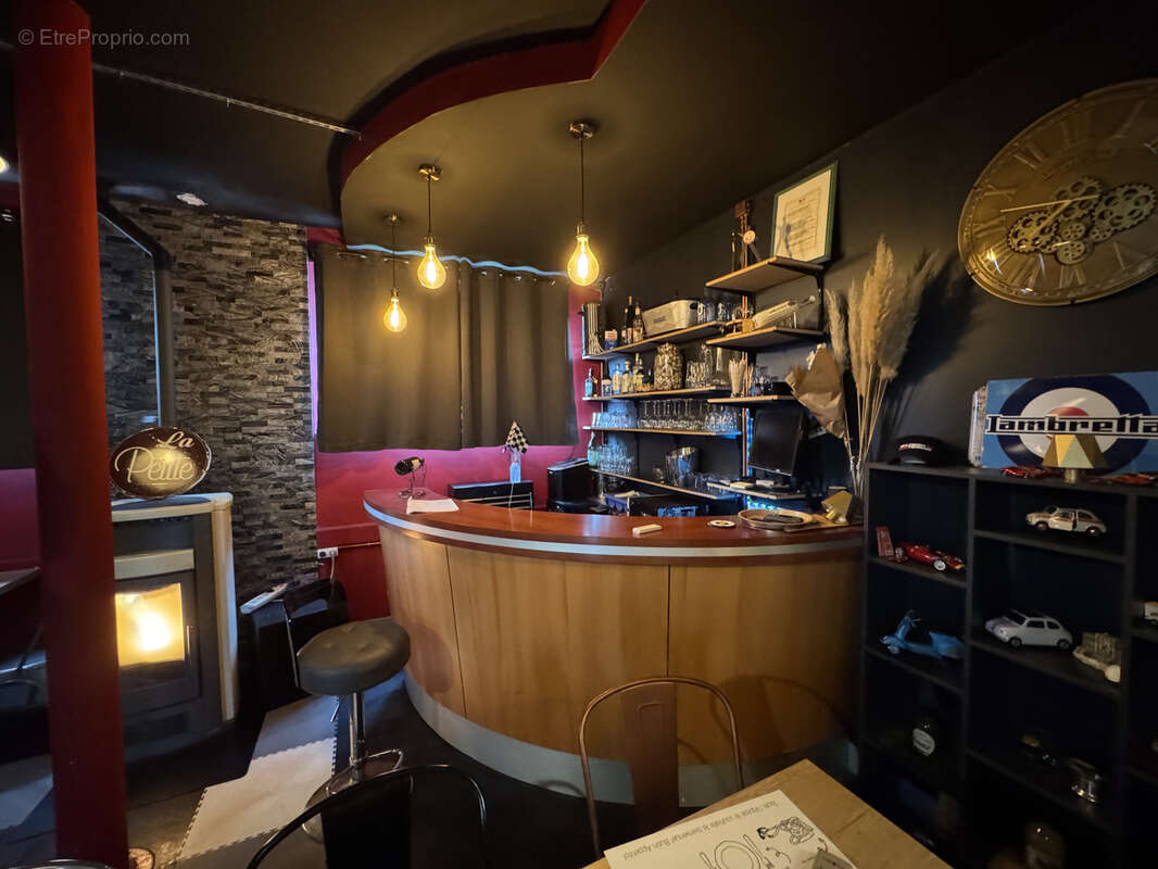 Commerce à YVRE-L'EVEQUE