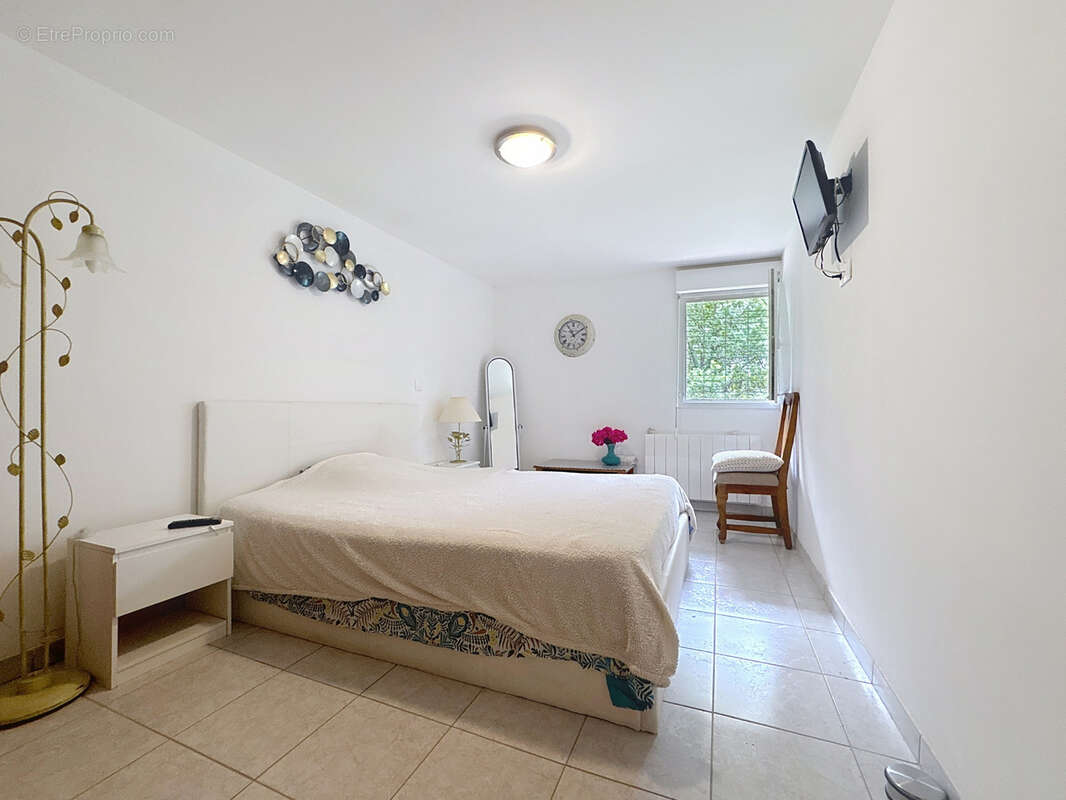 Maison à SAINT-CYR-LA-ROCHE