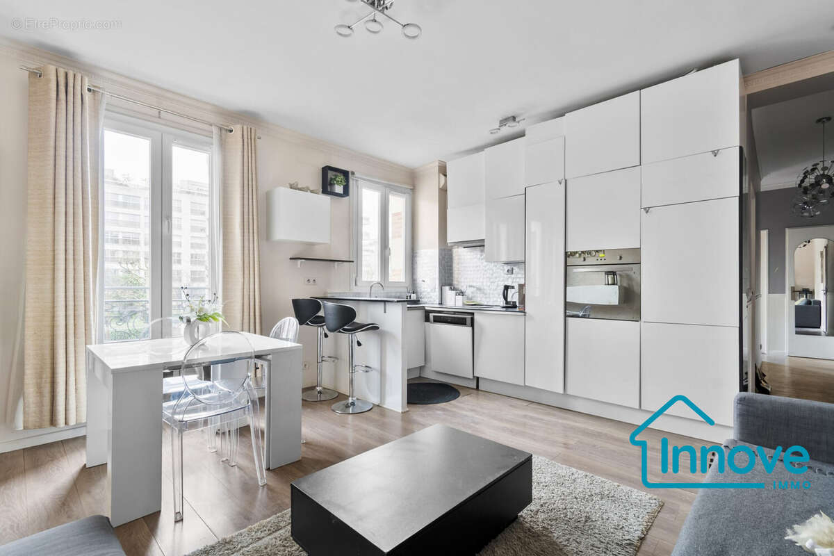 Appartement à NEUILLY-SUR-SEINE