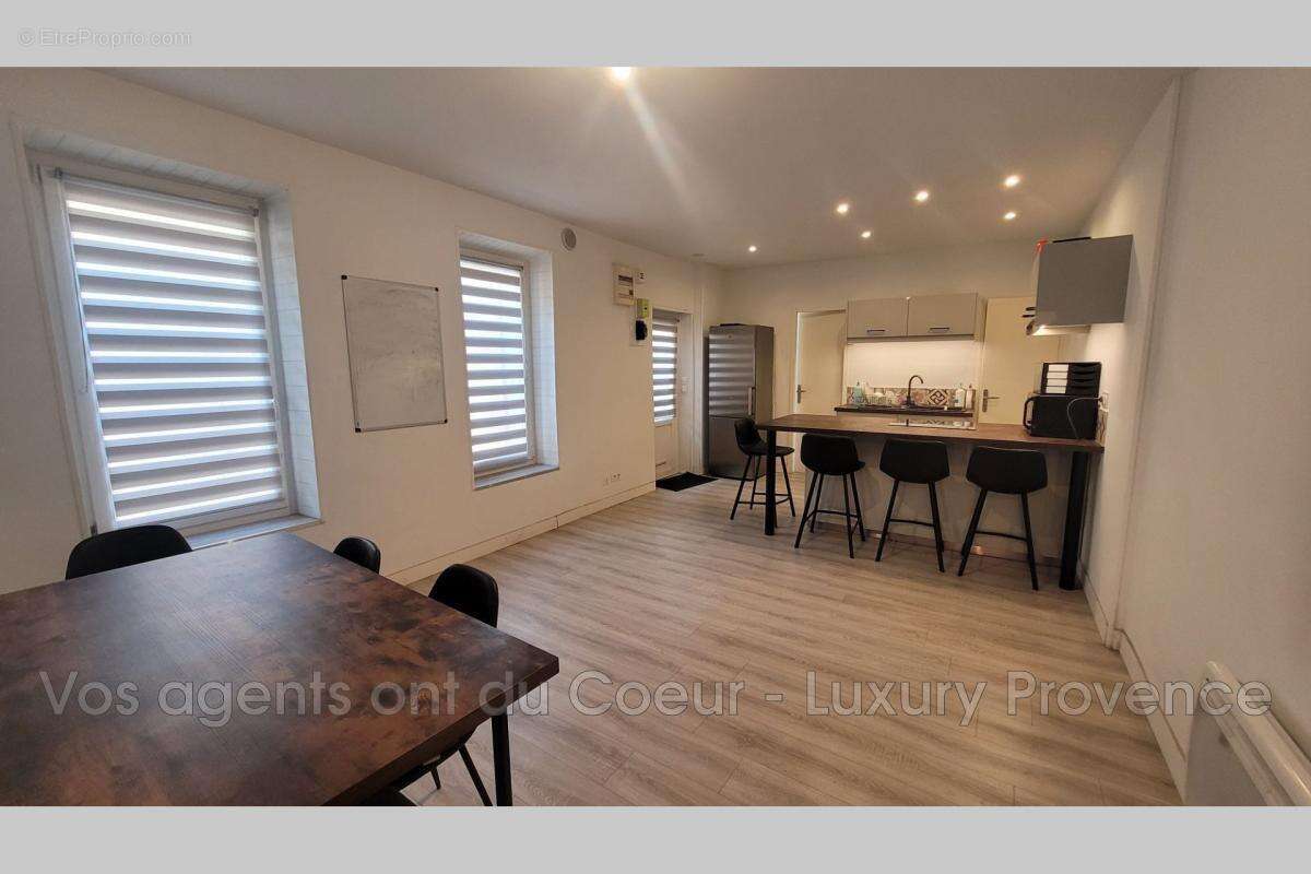 Appartement à MARSEILLE-5E
