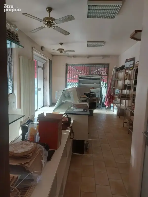 Maison d'habitation et son local commercial - photo 3