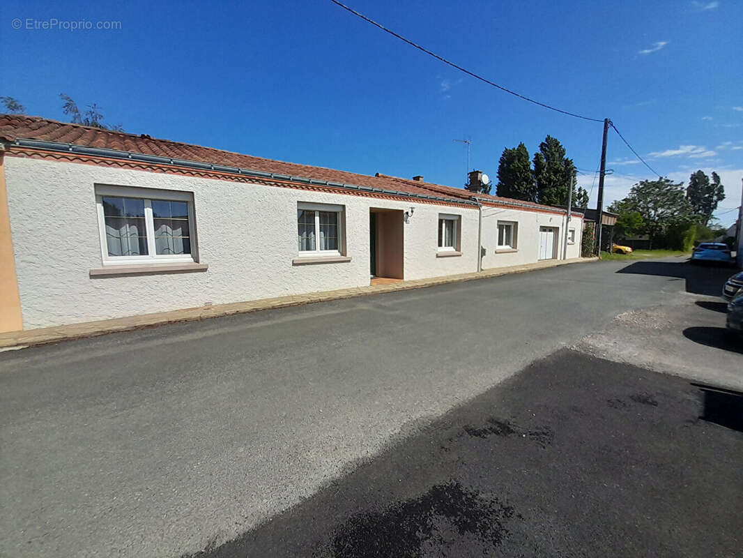 Maison à SAINT-CHRISTOPHE-LA-COUPERIE