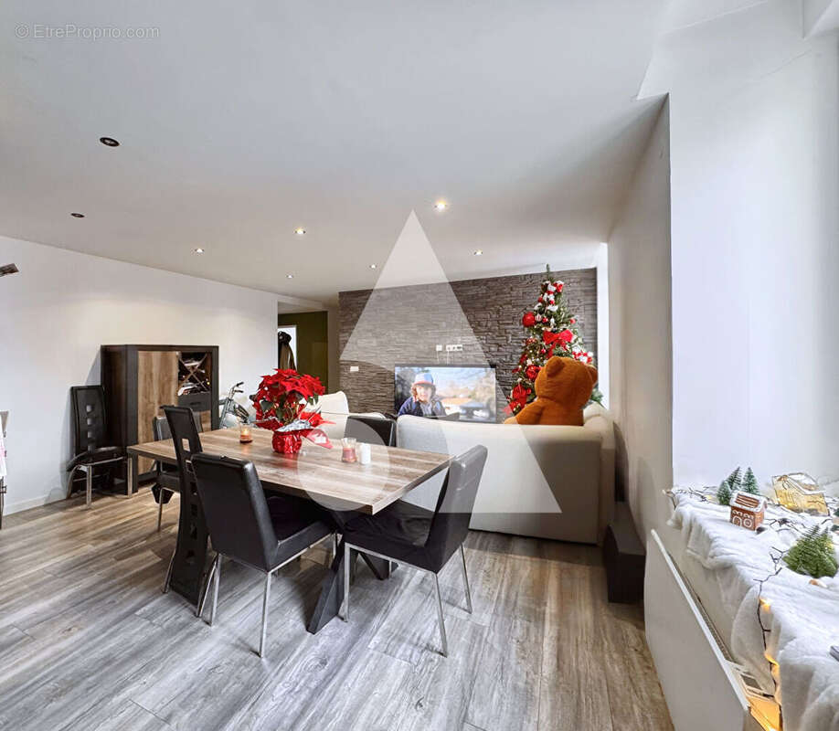 Appartement à MILLERY