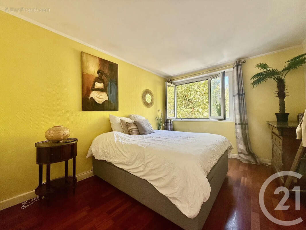 Appartement à CLICHY