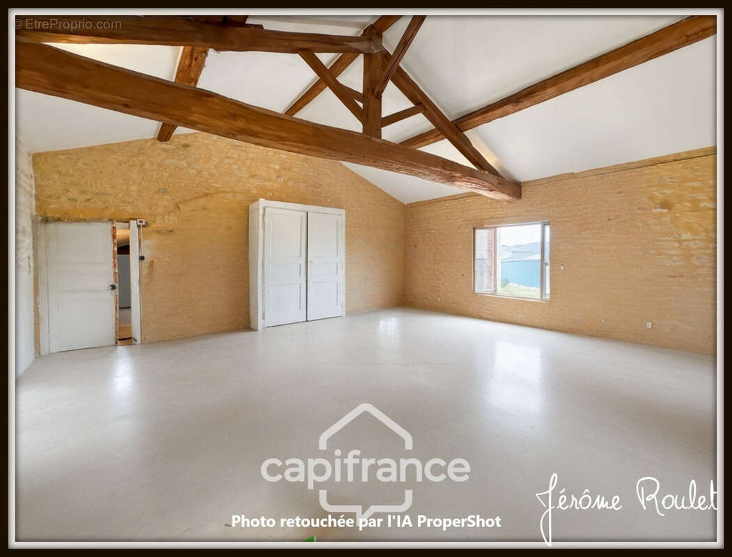 Maison en pierre à vendre 6 pièces 4 chambres + studio indépendant sur terrain 3 260 m² avec dépendances Champigny-En-Rochereau  - photo 18