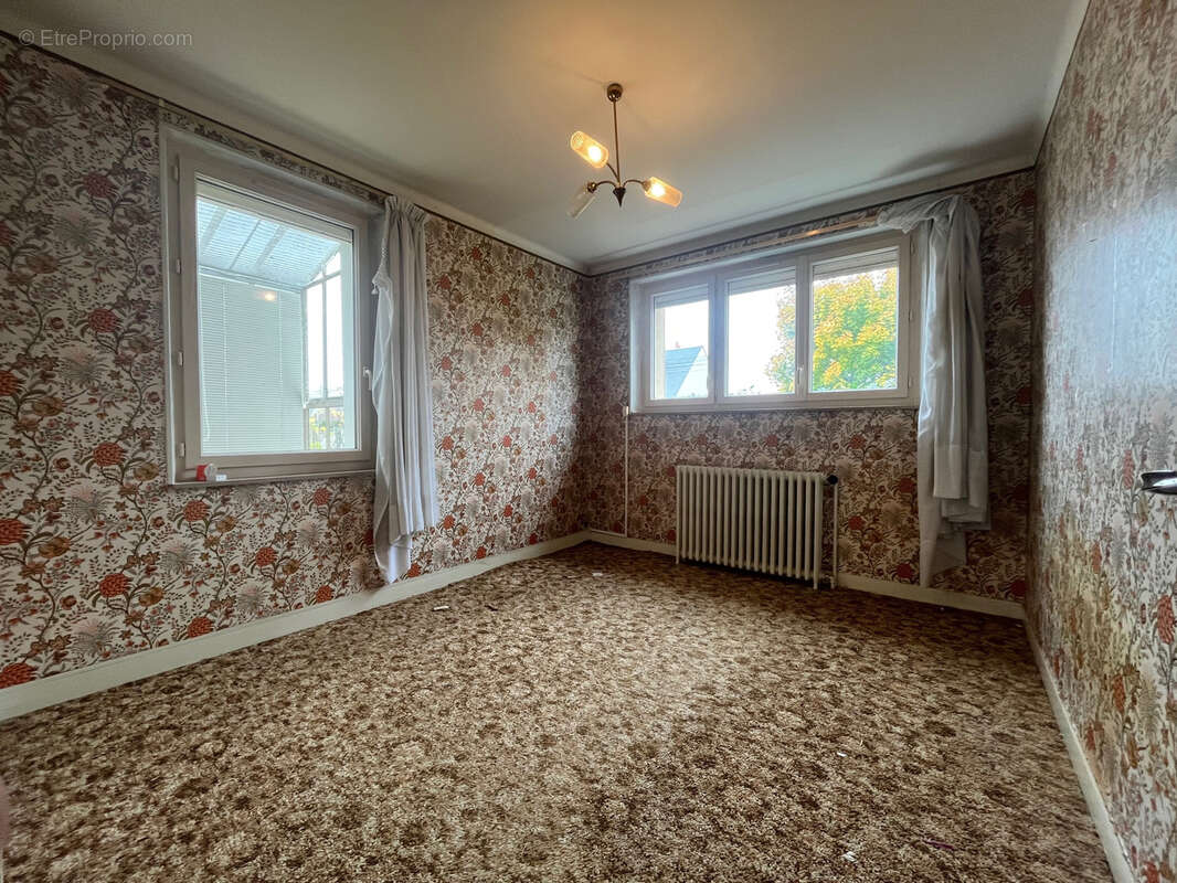 Maison à LA CHAPELLE-SAINT-MESMIN