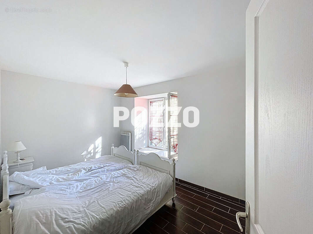 Appartement à COLLEVILLE-SUR-MER