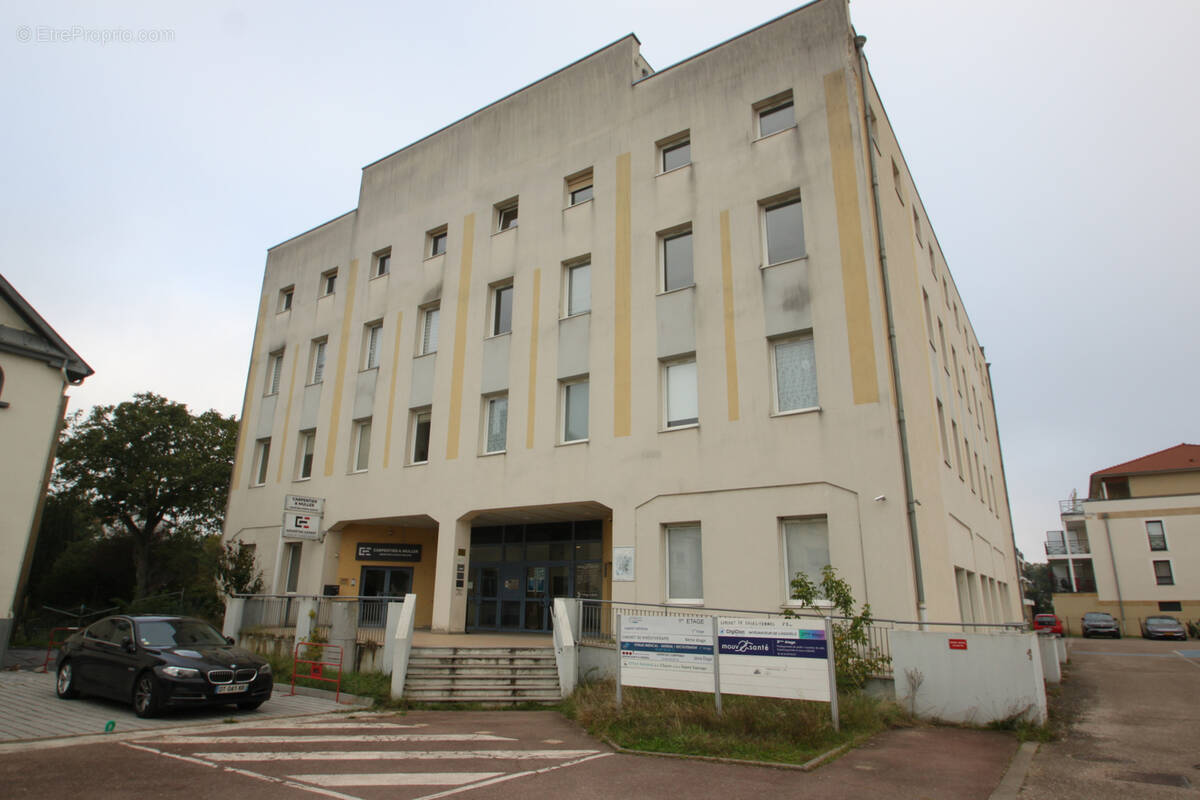 Commerce à MOULINS-LES-METZ