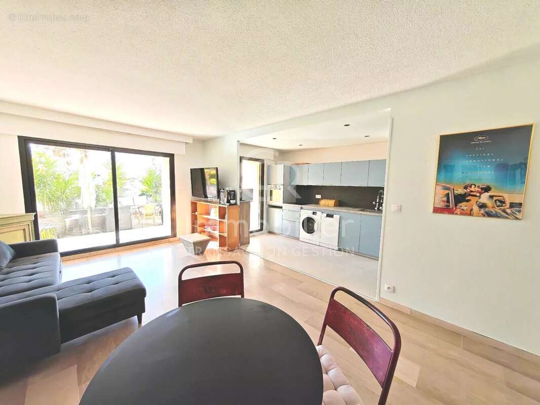 Appartement à LE CANNET