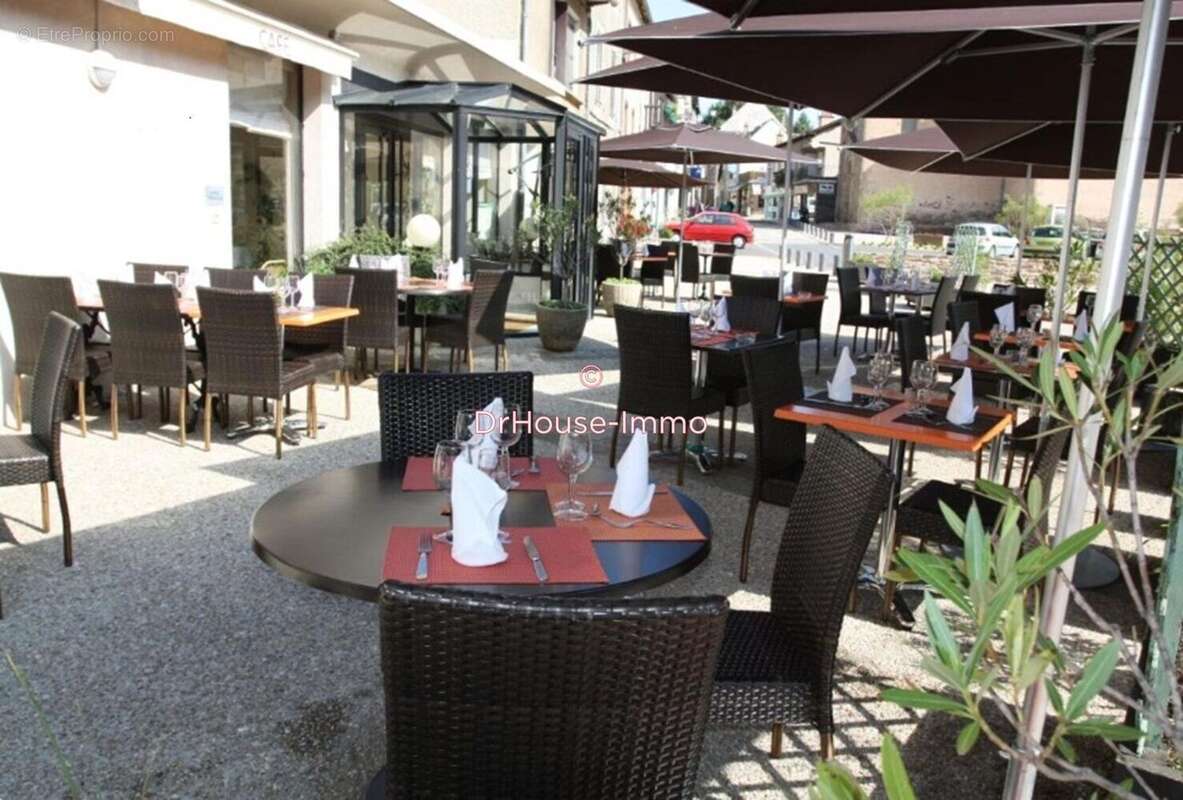 Commerce à PONT-DE-SALARS