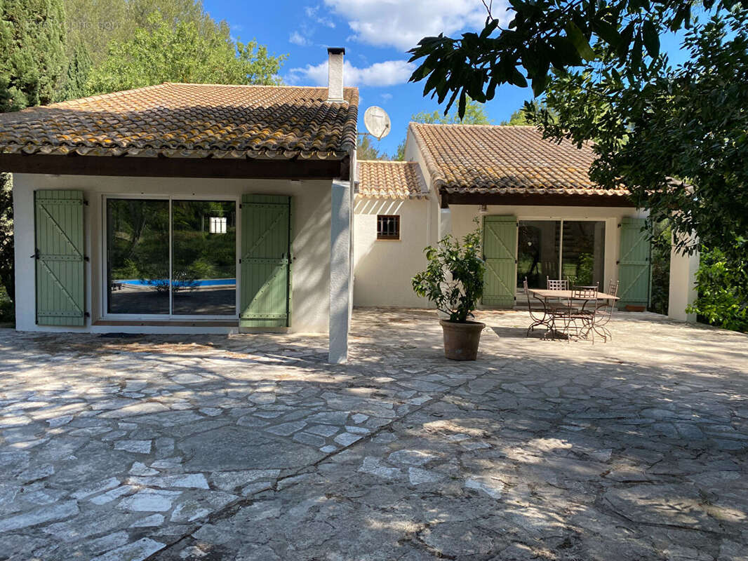 Maison à POUSSAN