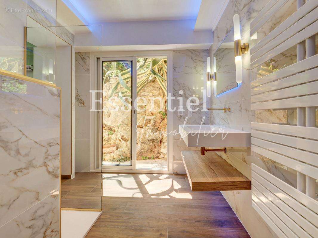 VILLEFRANCHE-SUR-MER  Appartement-villa de 107 m² avec plus de 300 m² de jardin - photo 14