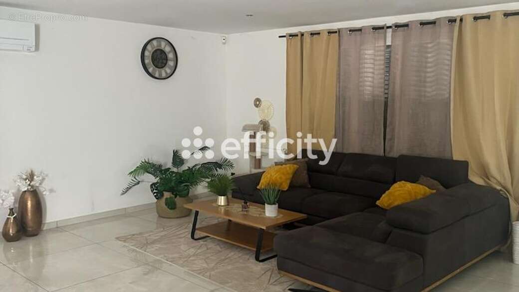 Maison à VAULX-EN-VELIN