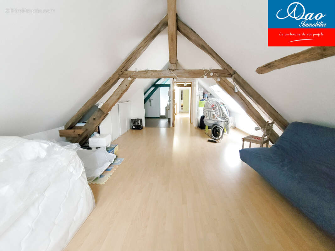 Grande maison familiale avec dépendances - photo 8
