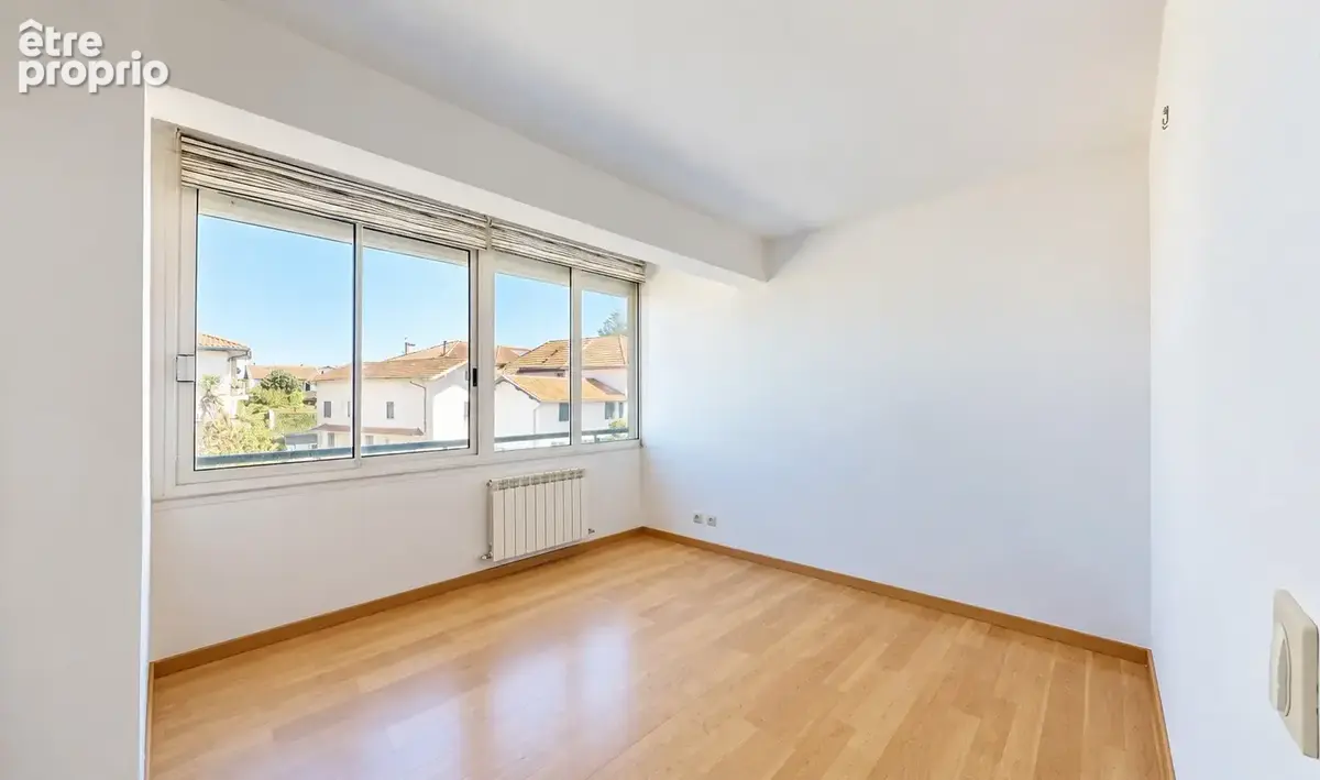 Bayonne   les arènes  grand t4 lumineux de 108 m2   usage habitation ou professionnel - photo 6