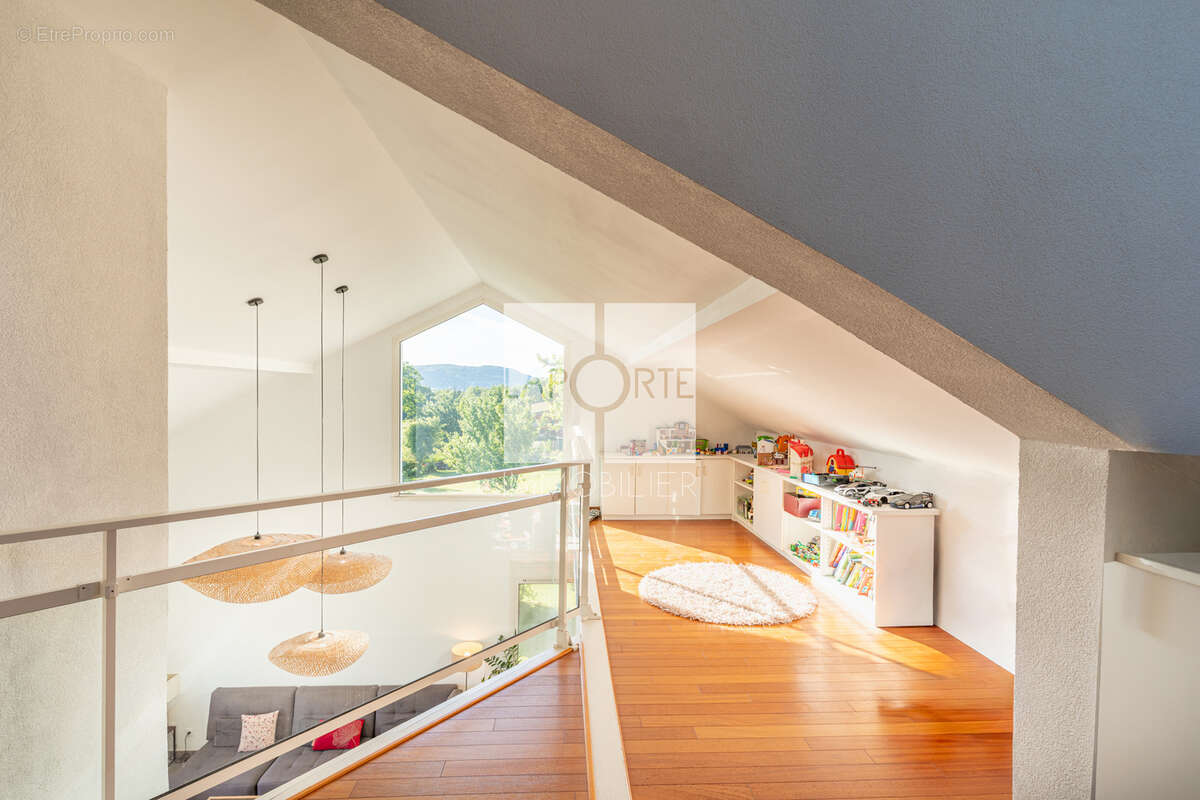 Maison à SAINT-MARTIN-BELLEVUE